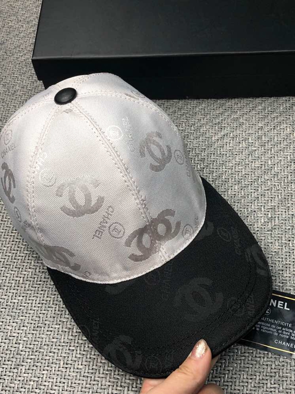 ブランド帽子側面デザイン